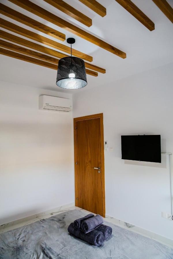 Sea Side Appartment In Kato Paphos Exterior photo