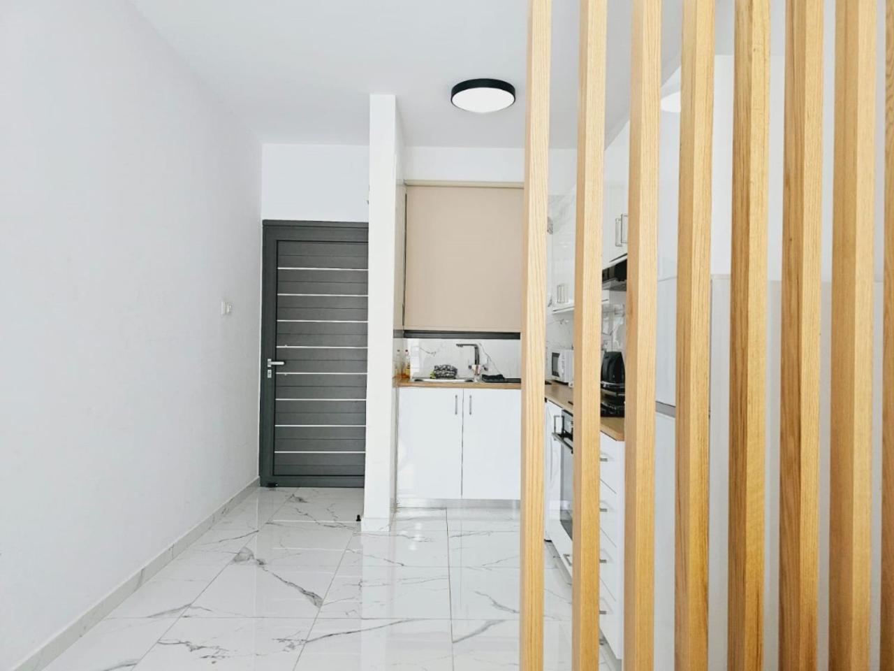 Sea Side Appartment In Kato Paphos Exterior photo